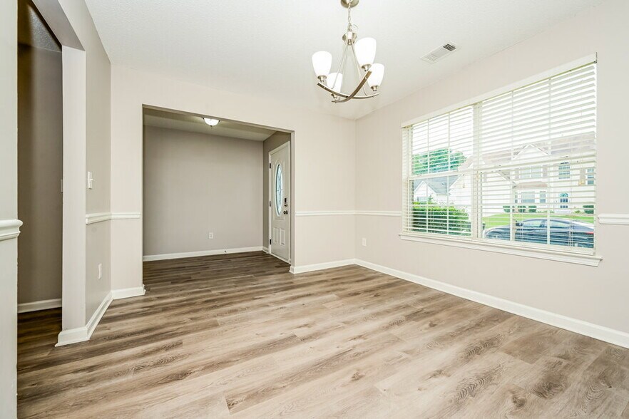 Building Photo - 62 Lake Crossing Ct