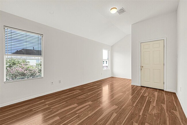 Building Photo - 19438 Hillside Springs Cir