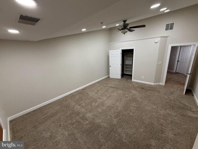 Building Photo - 10526 Abingdon Way