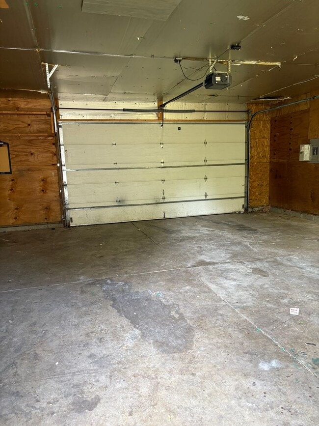 Building Photo - 3 Bedroom Single Family Home for Rent