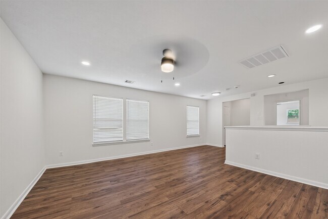 Building Photo - 15323 Trinity Meadow Dr