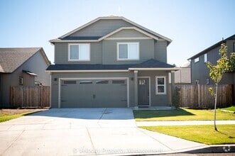 Building Photo - Great Home with Fully Fenced Back Yard.
