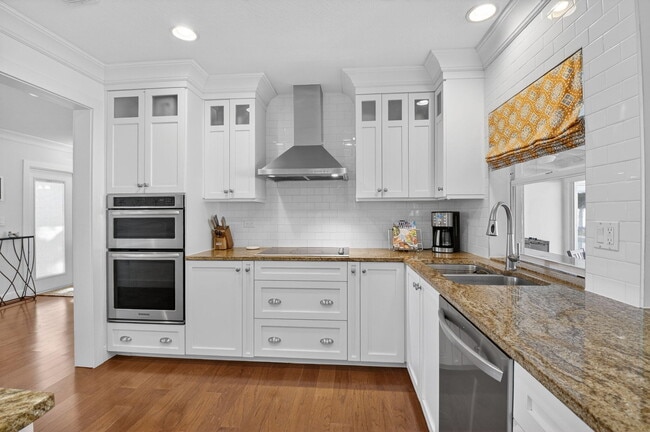 Building Photo - 1010 SW 2nd St