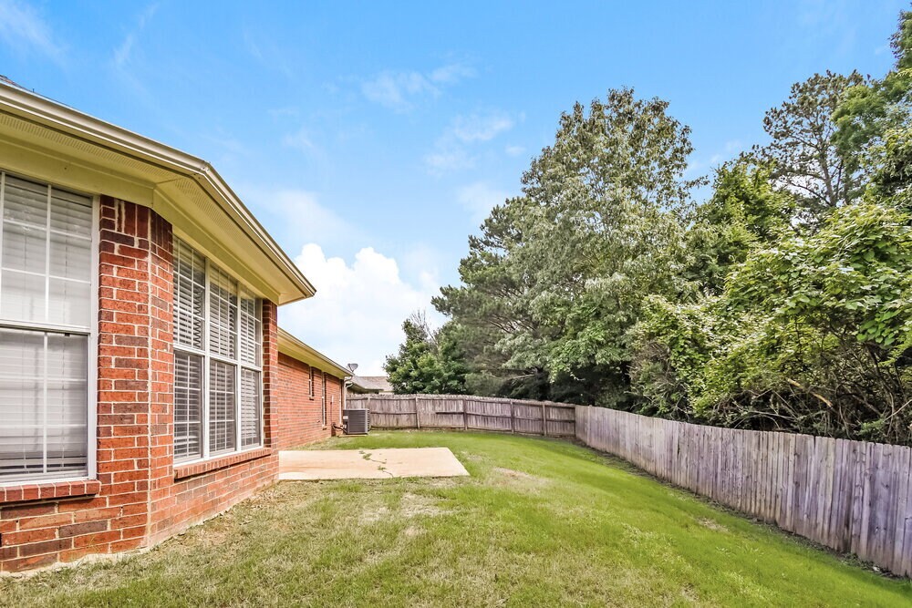Building Photo - 6356 White Hawk Ln