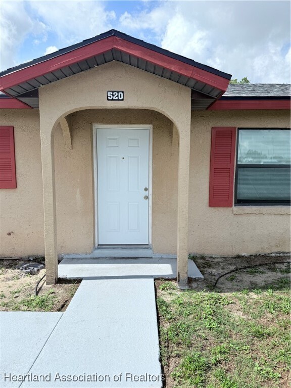 Primary Photo - 520 Las Palmas Cir