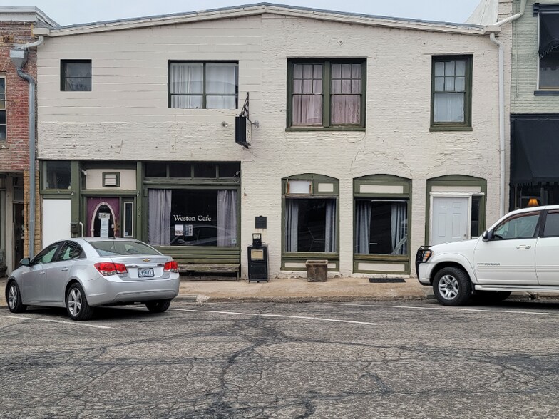 Building Photo - 407 Main St