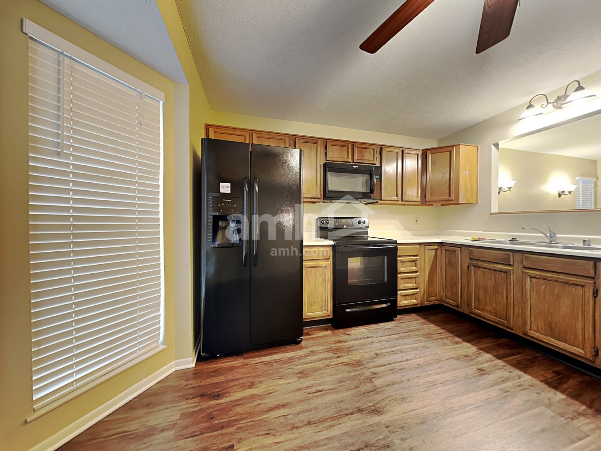 Building Photo - 6785 Upland Ct