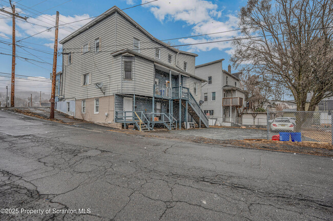 Building Photo - 1200 Main St