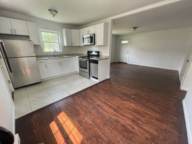 Interior Photo - Kenalcon Apartments