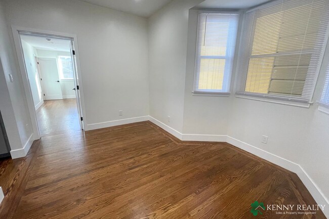 Building Photo - Beautifully Remodeled 4 Bedroom Home | Ing...