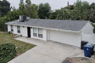 Building Photo - Beautiful house, 2bd+den/1.5ba HOME on the hillside of Granada Hills.