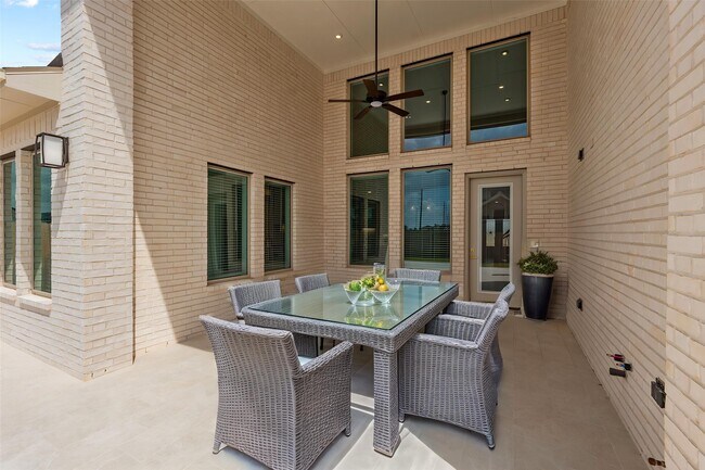 Building Photo - 541 Sprigtail Dr