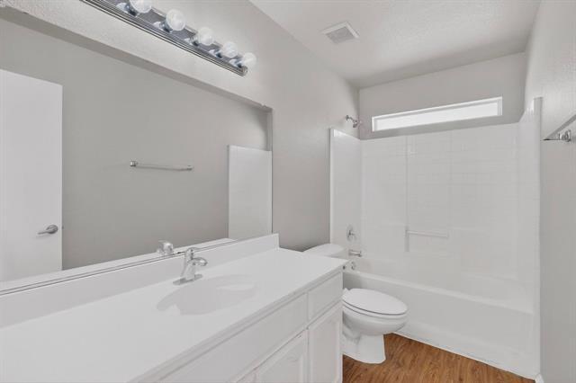 Building Photo - 10913 Dillon St