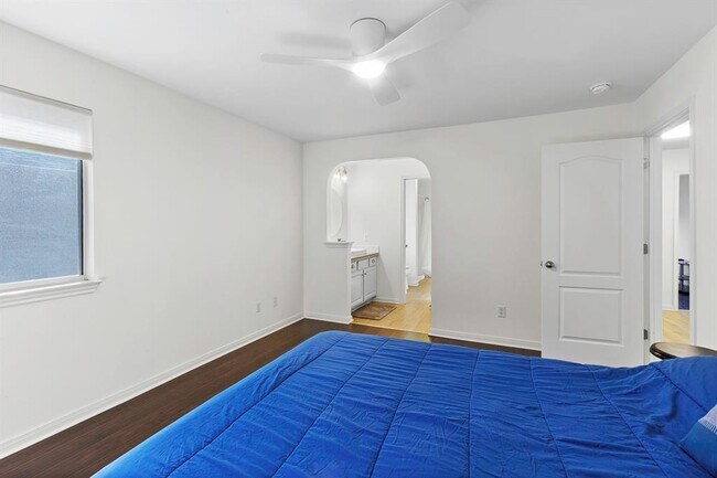Building Photo - 705 Green Vista Ct