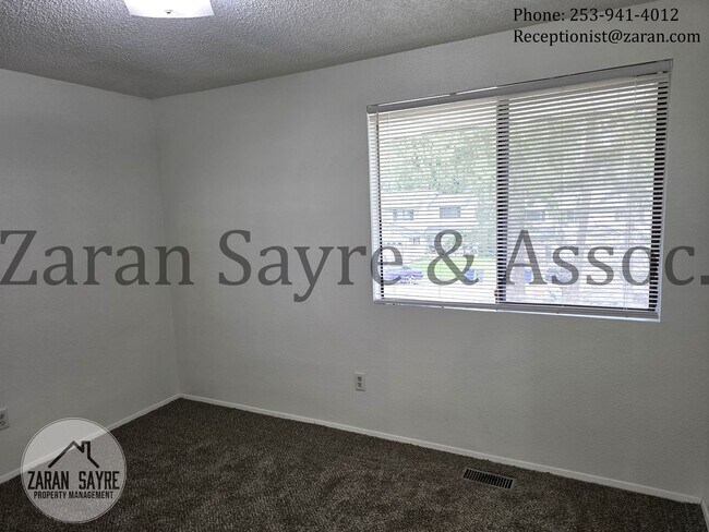 Building Photo - 251-33041 Federal Way Townhome