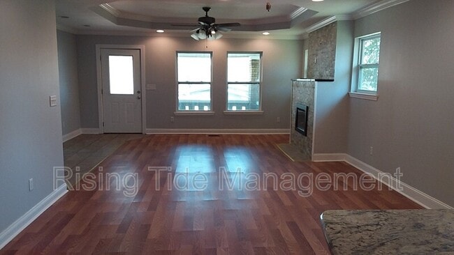 Building Photo - 5129 Highland Ave