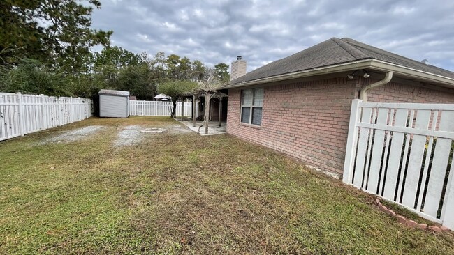 Building Photo - Home For Rent