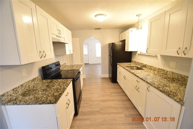 Building Photo - 2500 Auburn St S