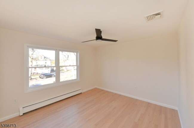 Building Photo - 9 Bergen St