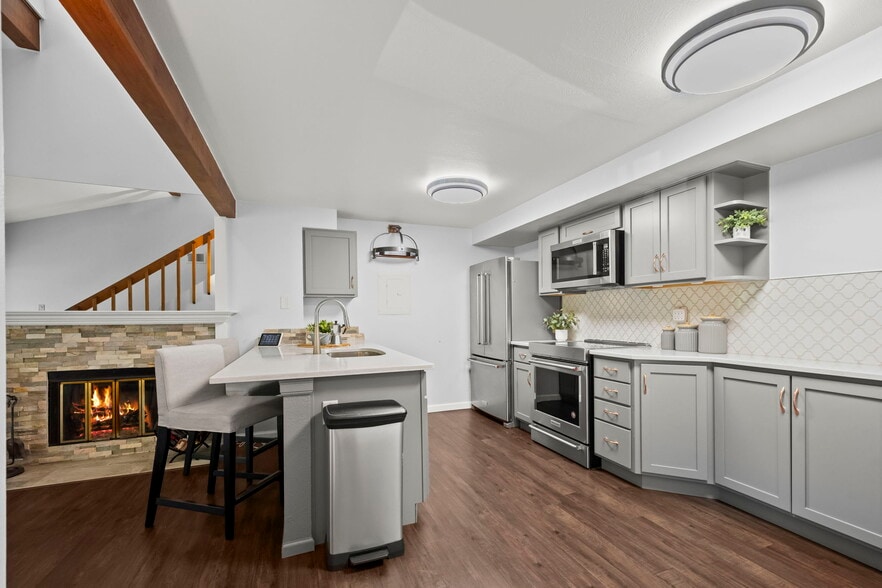 Building Photo - 20 S Boulder Cir