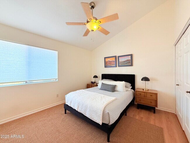 Building Photo - 5640 E Bell Rd