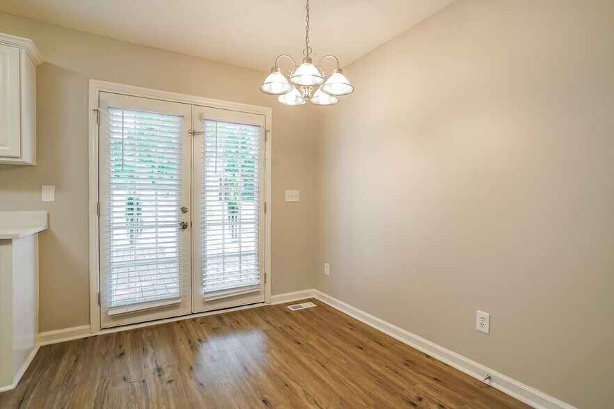 Building Photo - 2100 Havering Pl