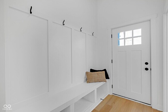 Building Photo - 1025 Churchman Ave