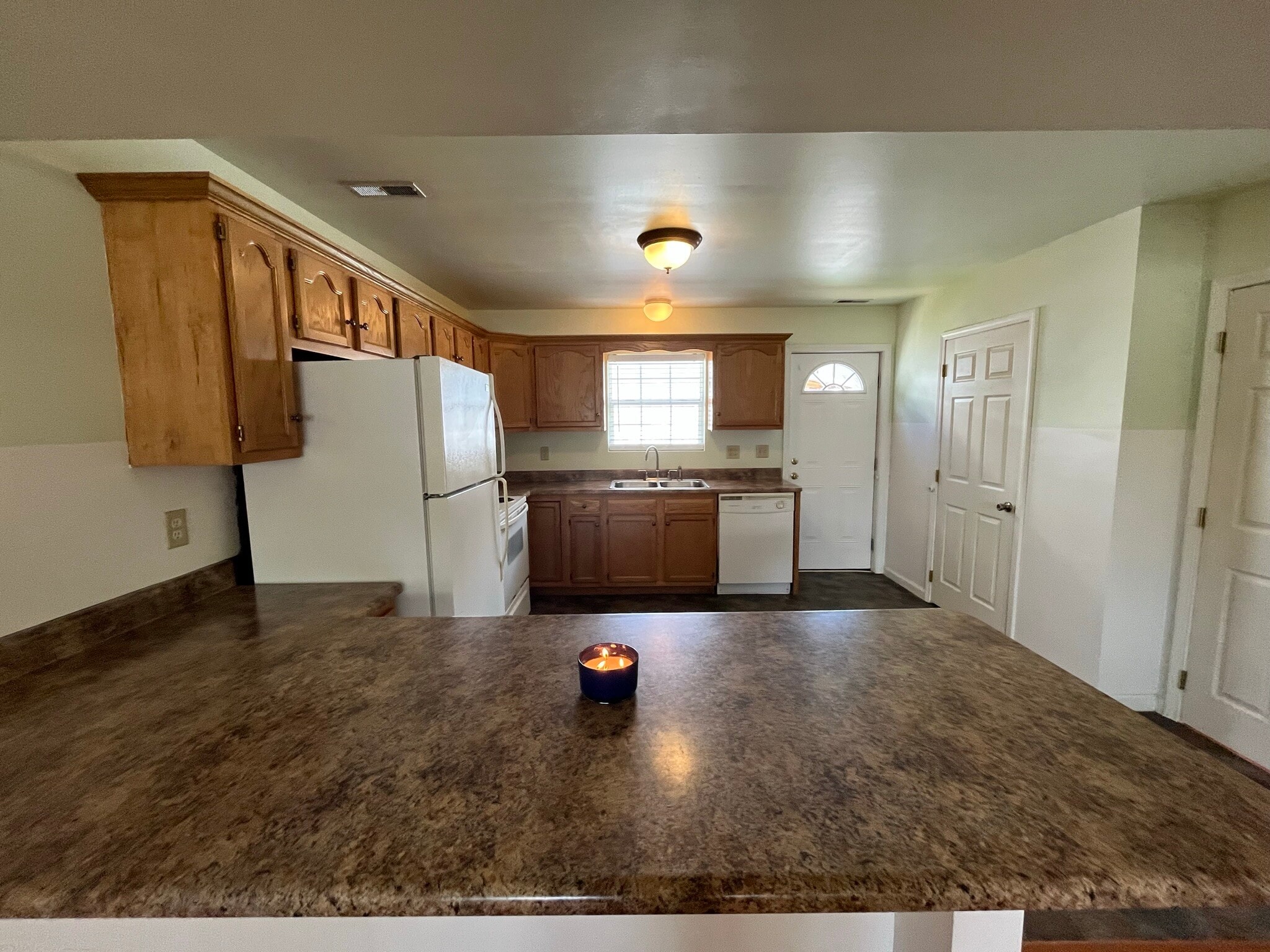 Building Photo - 9 - 13 E Verity St.