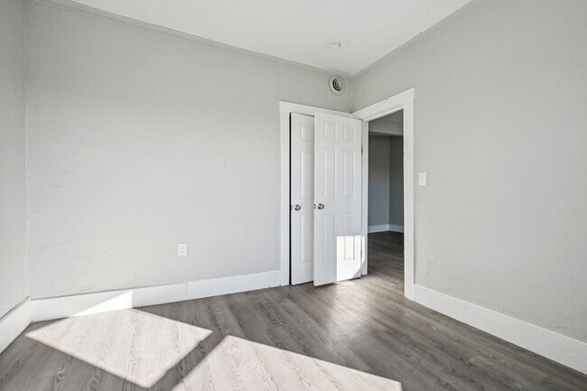 Building Photo - 71 Almont St