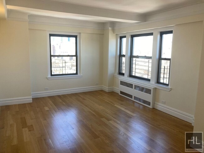 Building Photo - 95 Christopher St