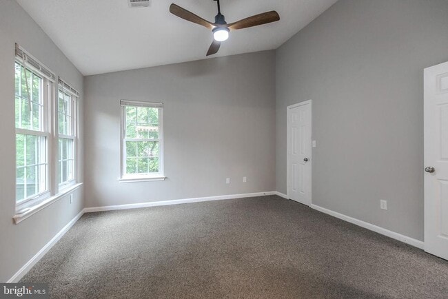 Building Photo - 1043 Downing Ct