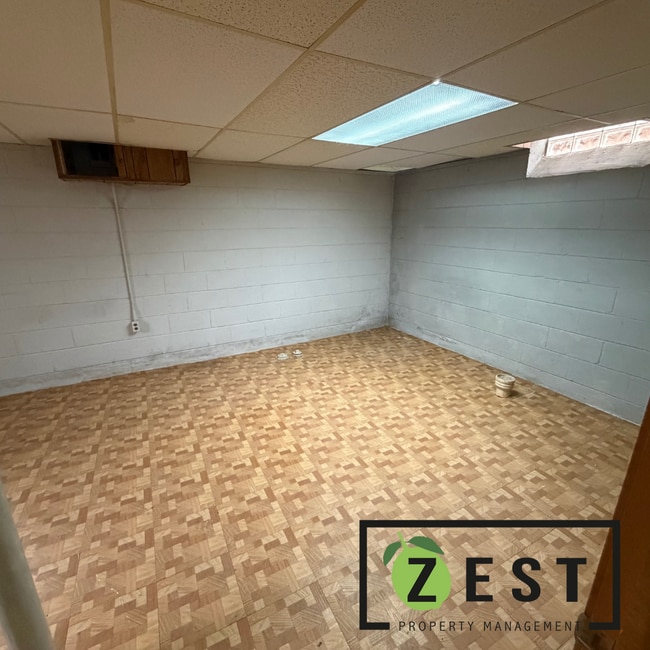 Building Photo - Excellent 3 Bed 1.5 Bath with basement & garage only $1,250/mo!  Open House Friday March 20th