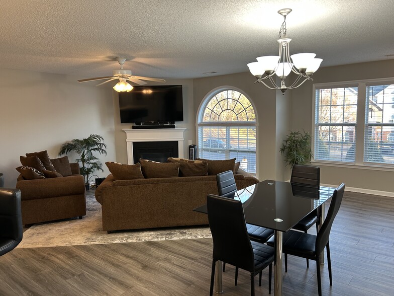 Building Photo - 4305 Timberbrooke Dr