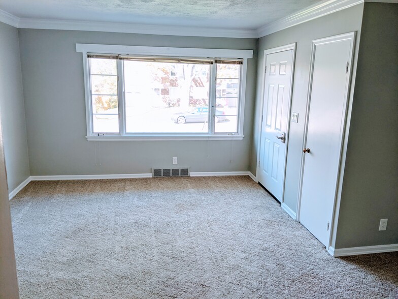 Building Photo - 807 Arlington Ave