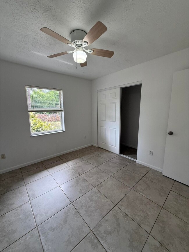 Building Photo - 2564 Navajo Ave