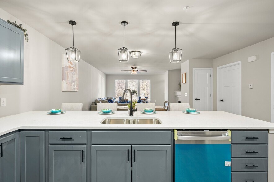 Building Photo - 5713 Eternity Dr