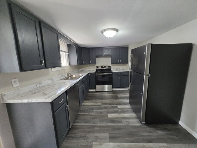 Primary Photo - 317 6th Ave N