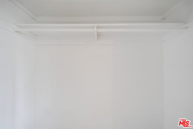 Building Photo - 1520 Hayworth Ave