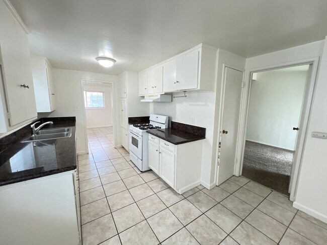 Building Photo - Northeast