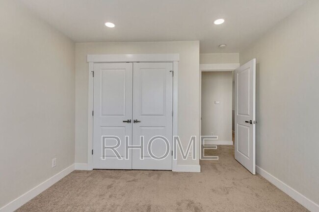 Building Photo - 105 Chandlerpoint Way