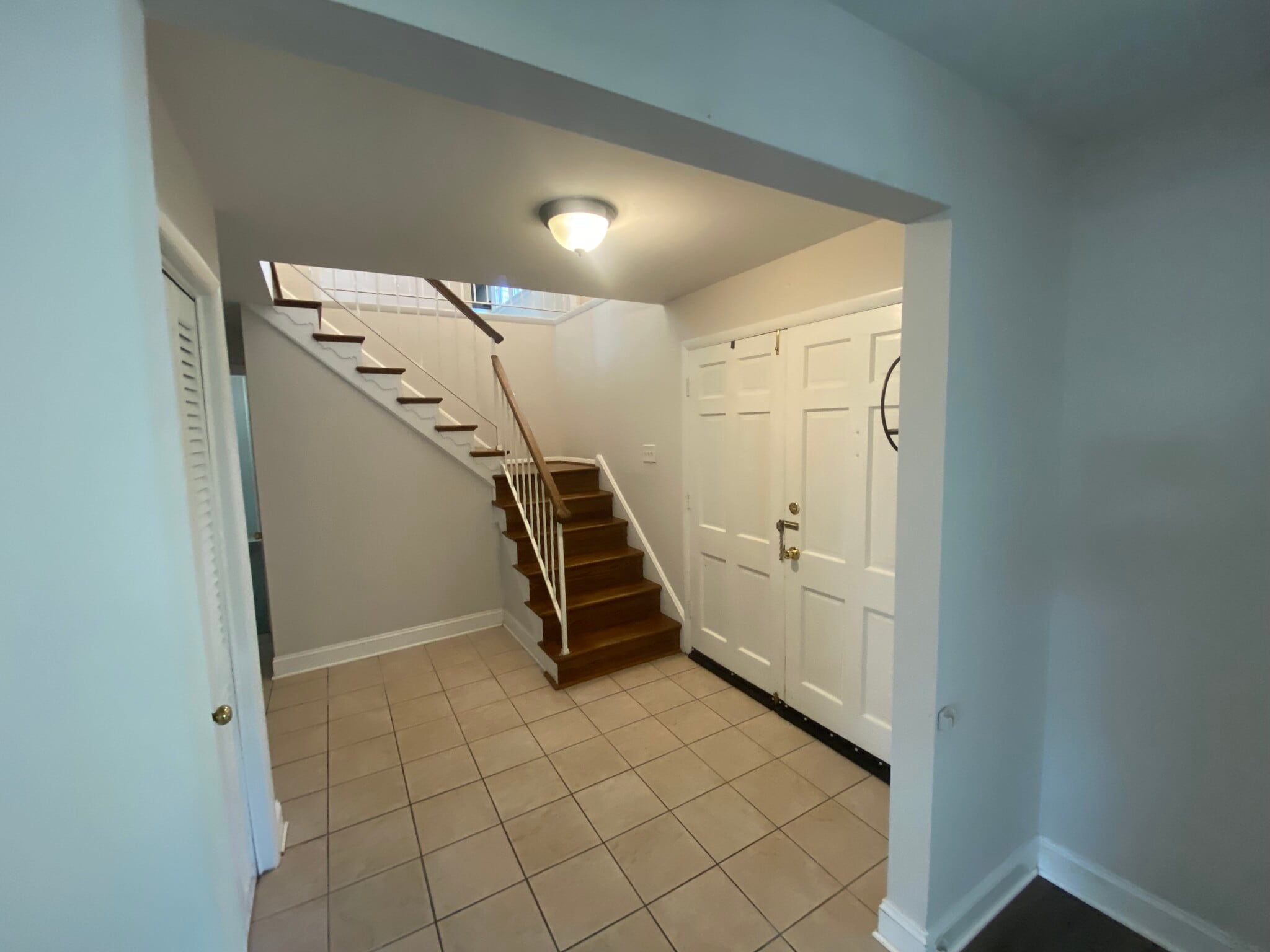 Entry way - 4616 Twinbrook Rd