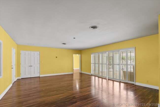 Building Photo - 167 Beacon Ln