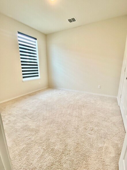 Building Photo - 13011 Sendero Roble
