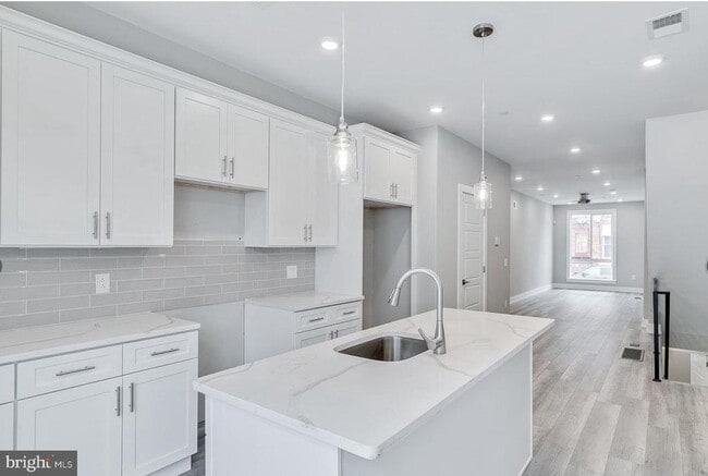 Building Photo - 902 W Susquehanna Ave