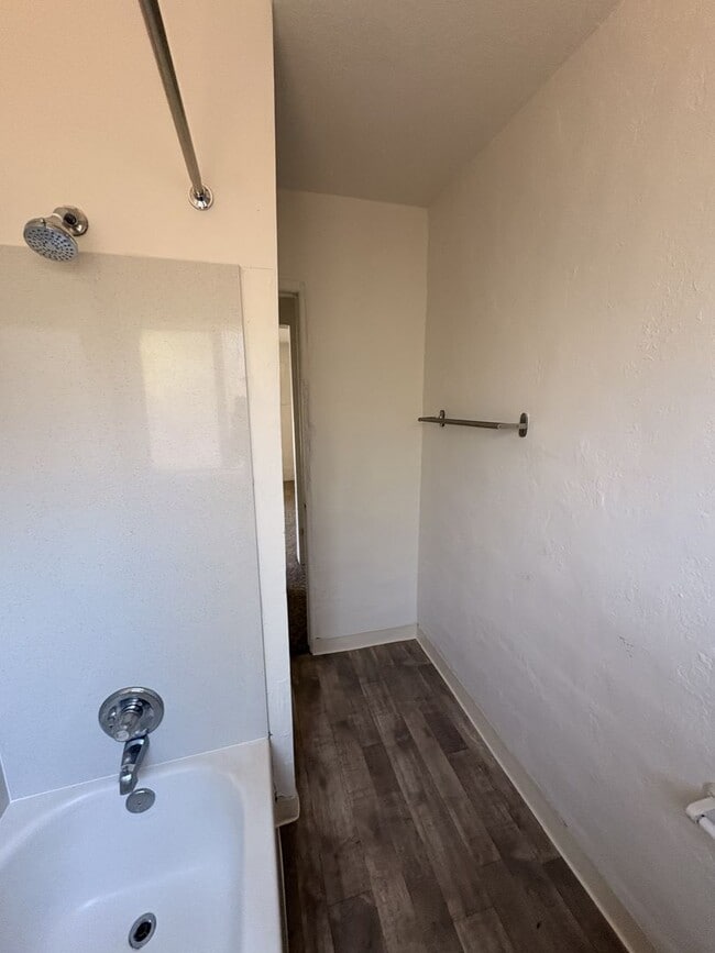 Building Photo - 737 Morey Ave