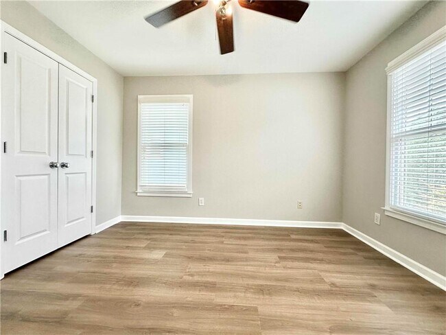Building Photo - 1541 Gilstrap Ln NW