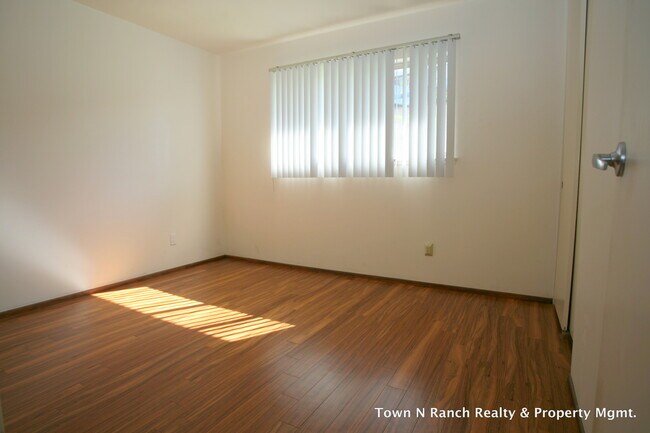 Building Photo - 3Br 2Ba Single level Home