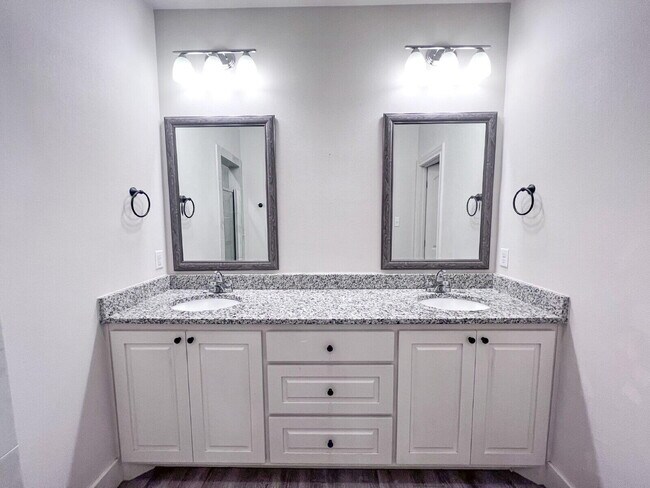 Building Photo - 1706 102nd St