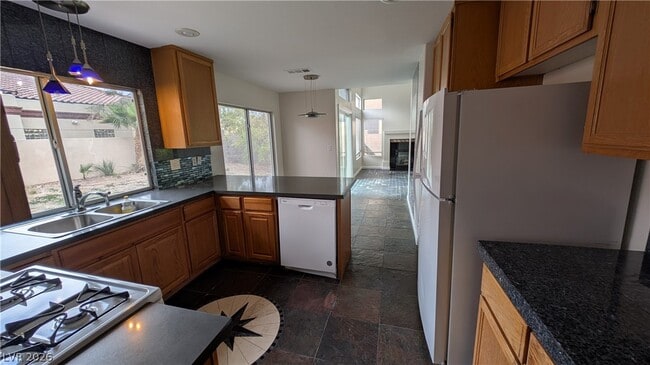 Building Photo - 2670 Ridgewater Cir