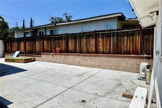 Building Photo - 1004 Miltonwood Ave